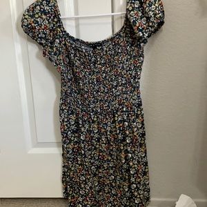 Medium off the shoulders floral design dress